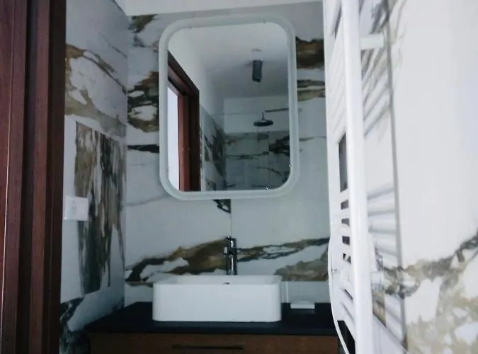 A Casa Di Jo B&B 칼렌자나